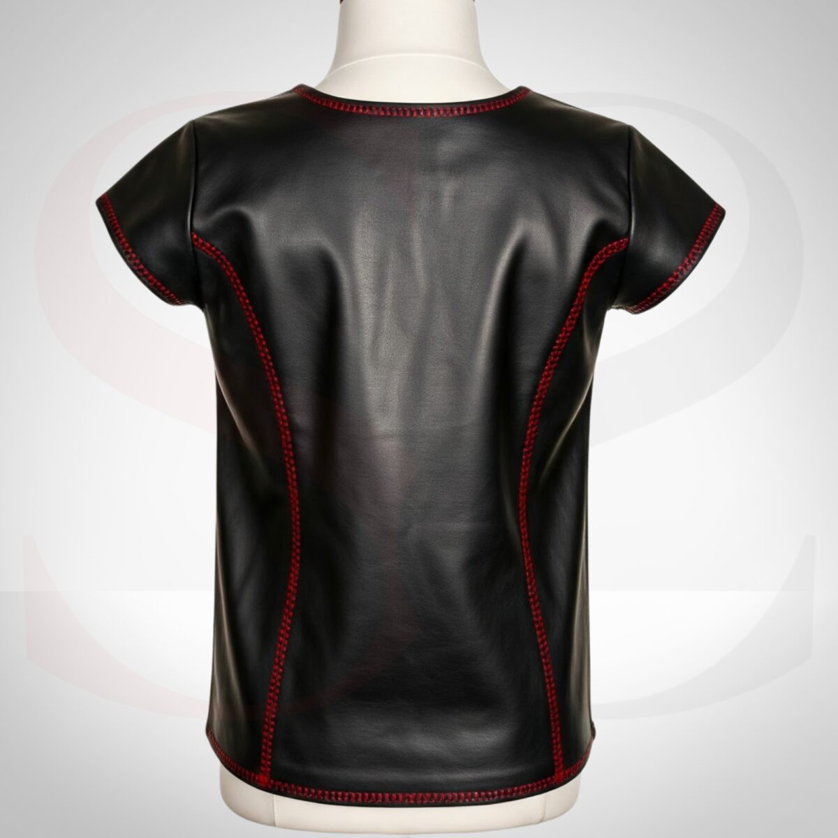 Iconic Style Round Neck T Shirt With Red Stitch
