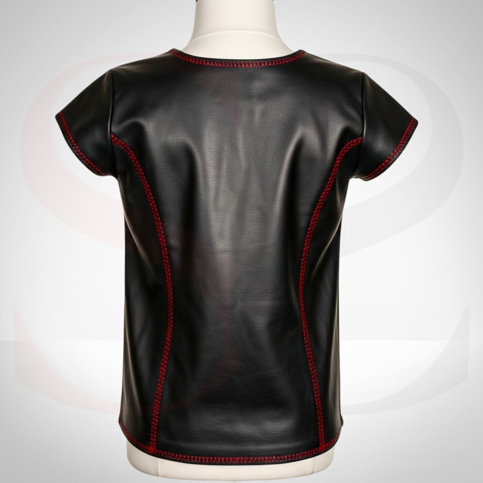 Iconic Style Round Neck T Shirt With Red Stitch